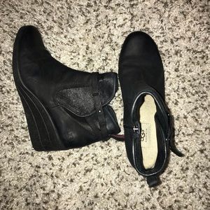Australian UGG wedge booties - like new